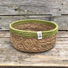 Load image into Gallery viewer, Seagrass & Jute Medium Shallow Basket – Natural/Green