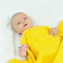 Load image into Gallery viewer, Bright Bots Cotton Cellular Blanket newborn baby in yellow blanket | Hadley Green Home