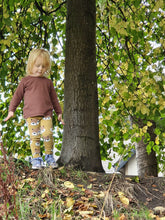 Load image into Gallery viewer, Fay Elizabeth Molyneux brown beeboobuzz tshirt Little Twidlets
