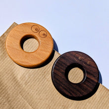 Load image into Gallery viewer, &#39;Doughnut&#39; Wooden Plastic Free Food Packaging Sealing Clips
