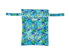 Load image into Gallery viewer, Bebeboo wet bag sea turtle 
