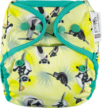 Load image into Gallery viewer, Close Pop in Nappy - Poppers

